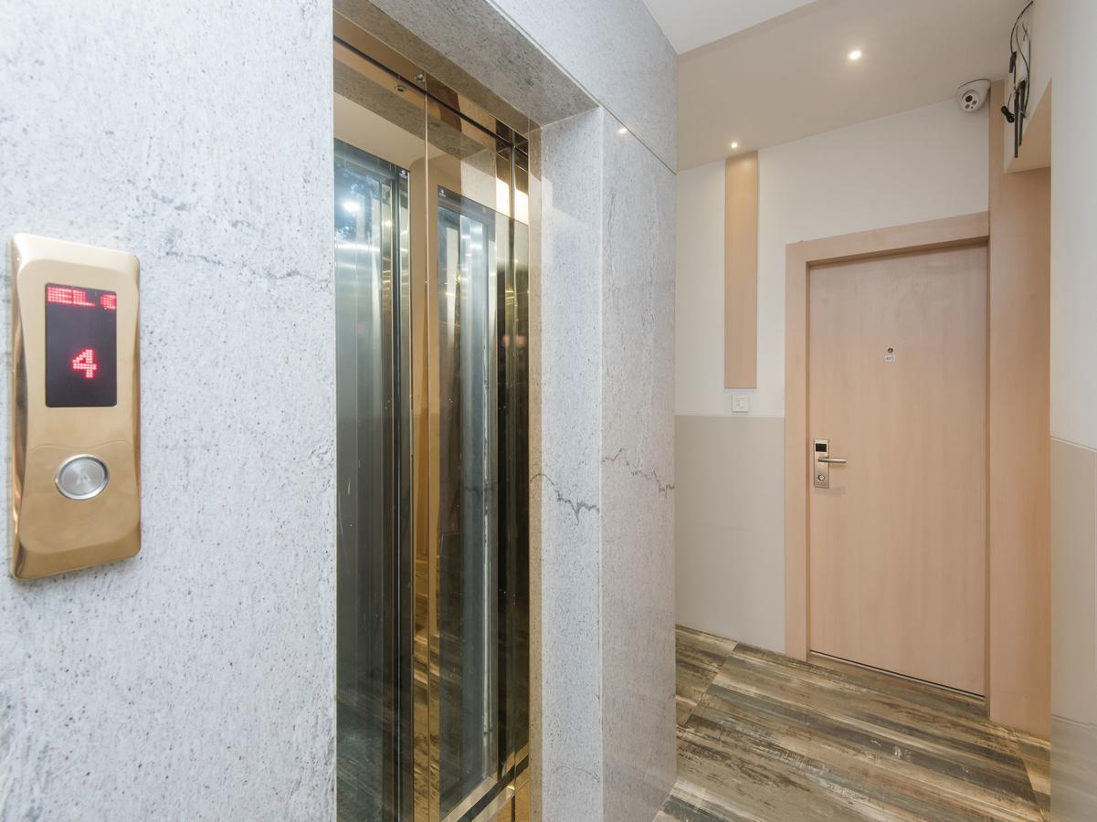 Oyo 13089 Hotel Gold Crest ナビムンバイ エクステリア 写真