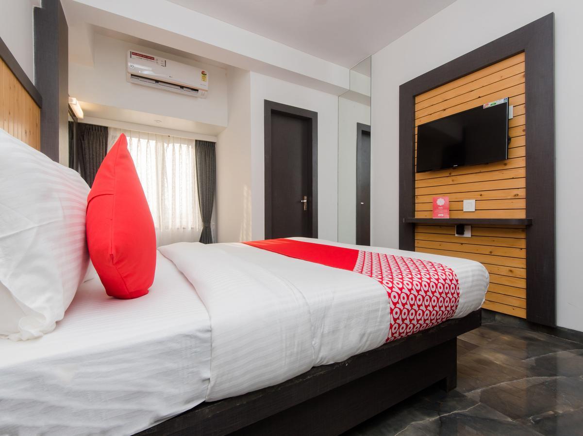 Oyo 13089 Hotel Gold Crest ナビムンバイ エクステリア 写真