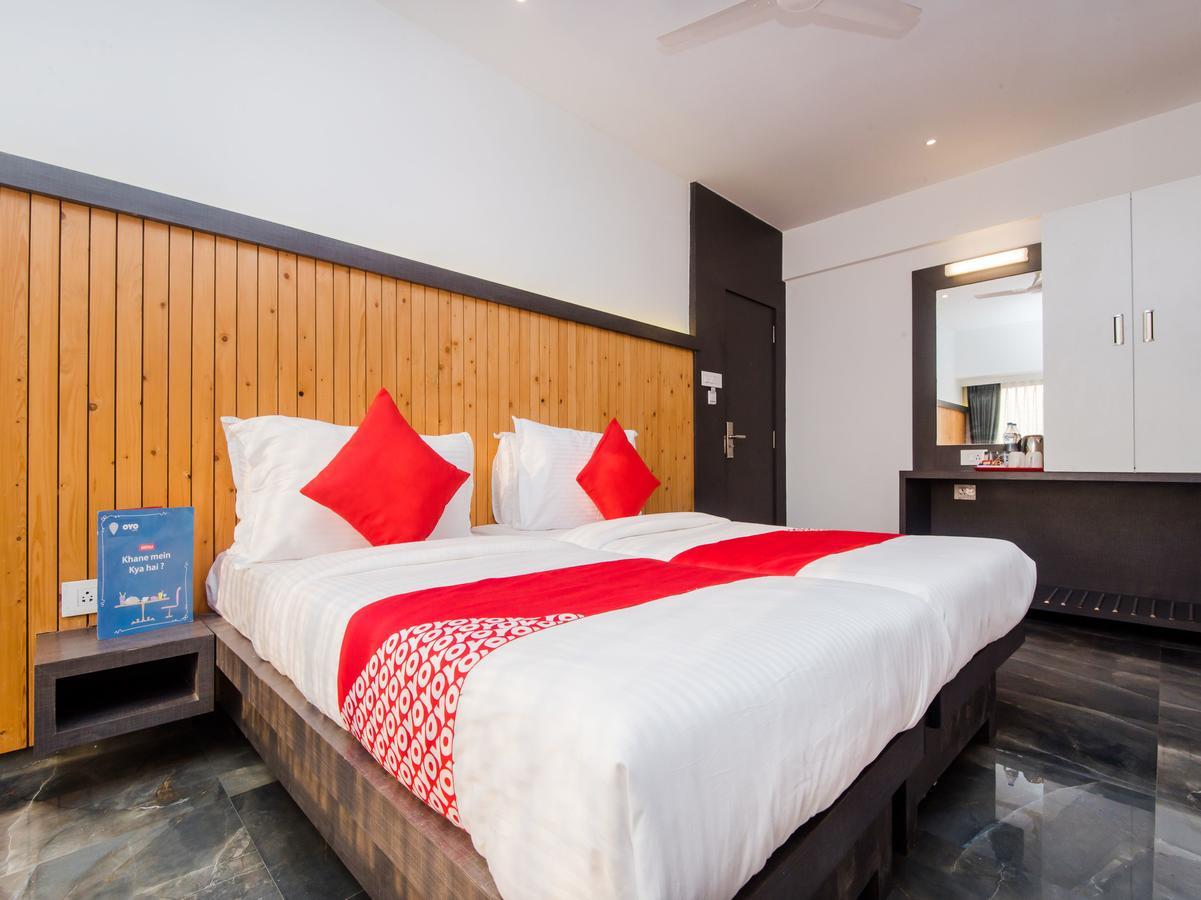 Oyo 13089 Hotel Gold Crest ナビムンバイ エクステリア 写真